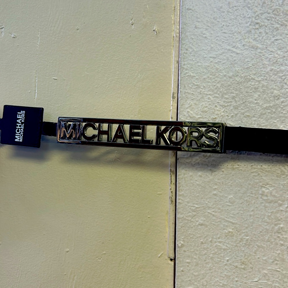 Michael Michael Kors black medium belt and silver on back side
